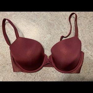 Lightly lined Victoria’s Secret bra